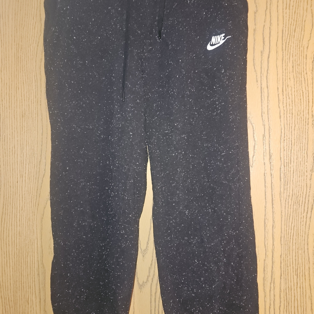 Nike Black Speckled Capris